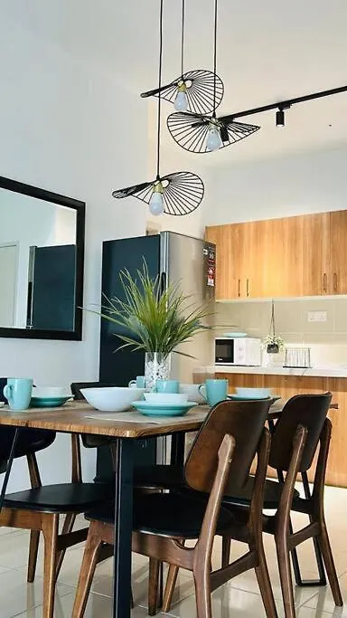 New Chic Cosy Sepang Klia Klia2 5-7 Pax Apartment