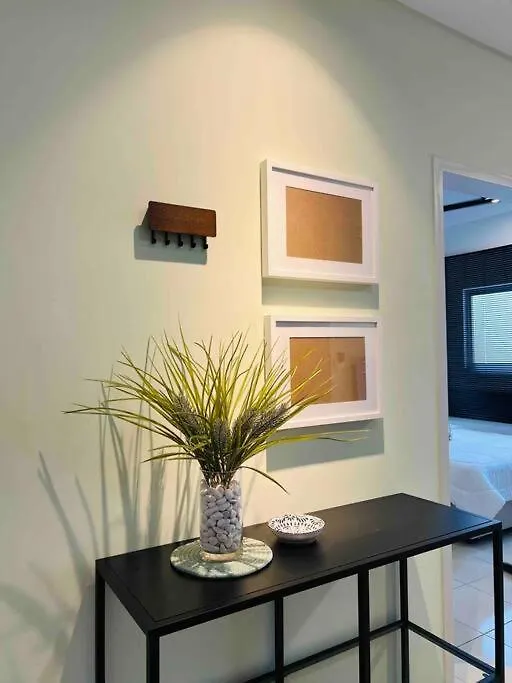 New Chic Cosy Sepang Klia Klia2 5-7 Pax Apartment